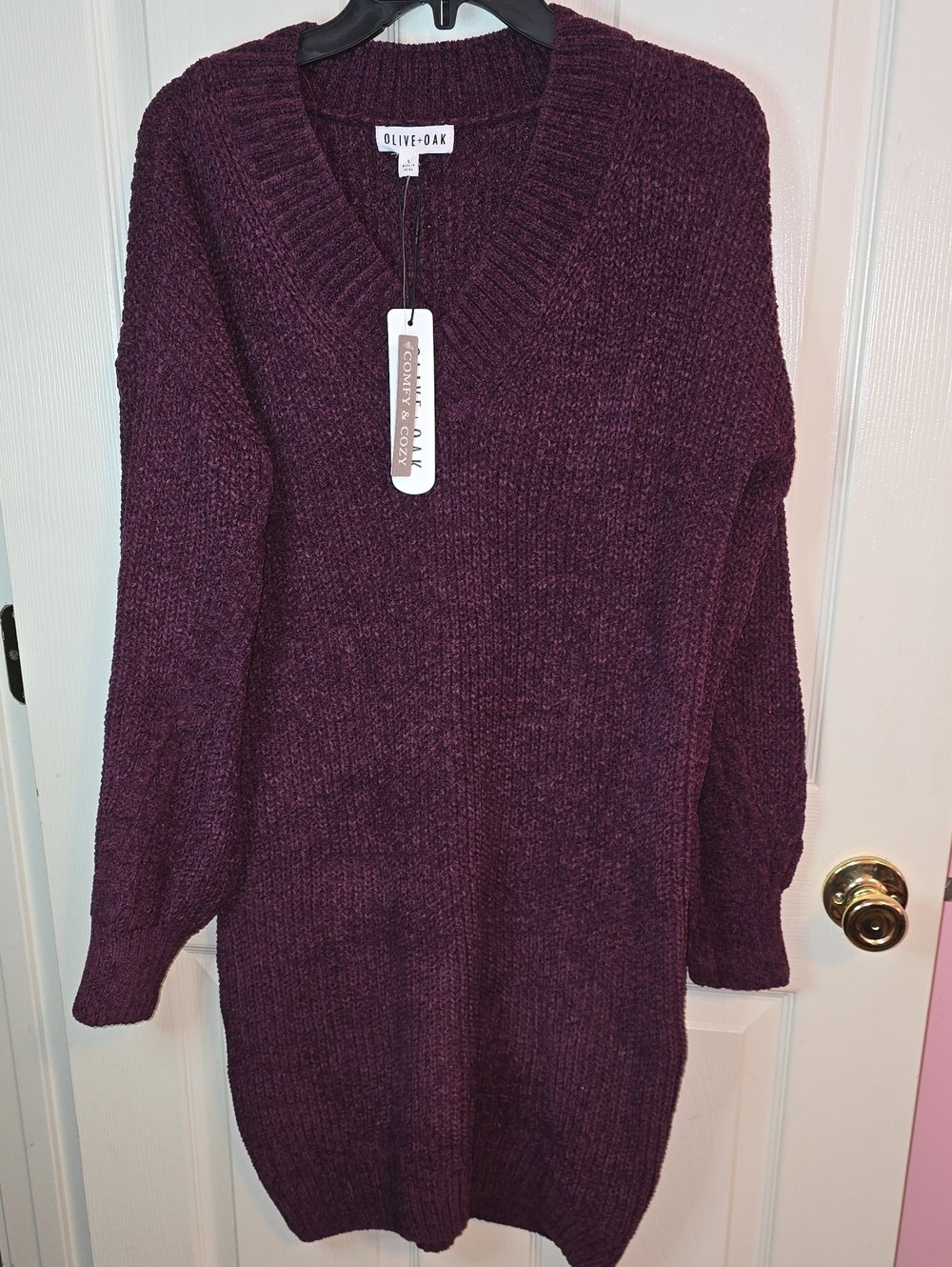 Olive & Oak V-Neck Chunky Knit Sweater - Plum